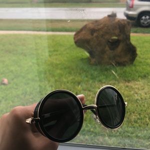 Circle glasses gold rimmed